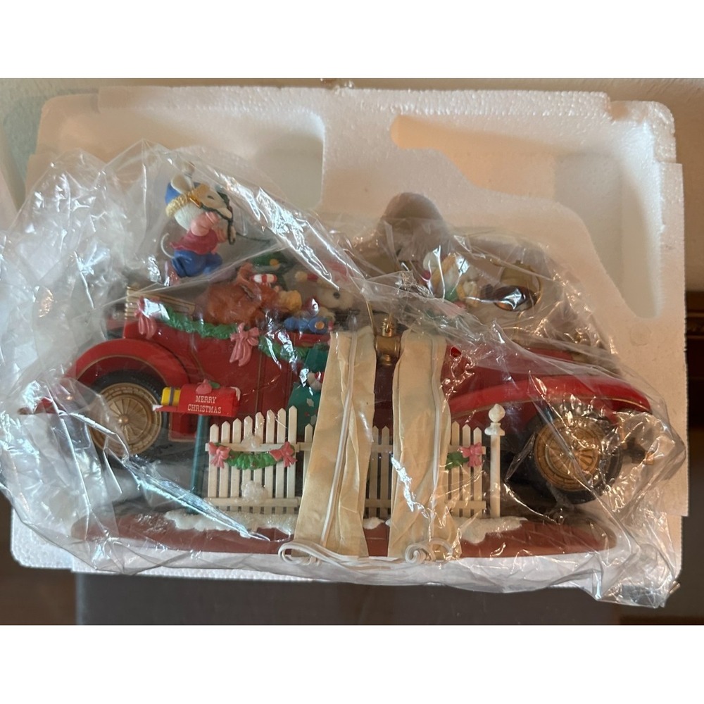 Vintage Grandeur Noel Enesco Animated Musical‎ Christmas Roadster Figurine NEW